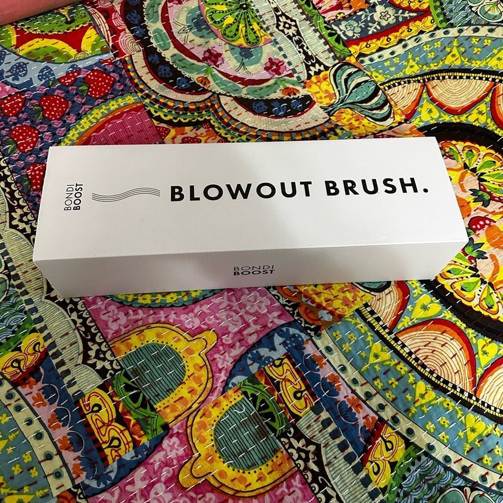 NIB Bondi Boost Blowout Brush